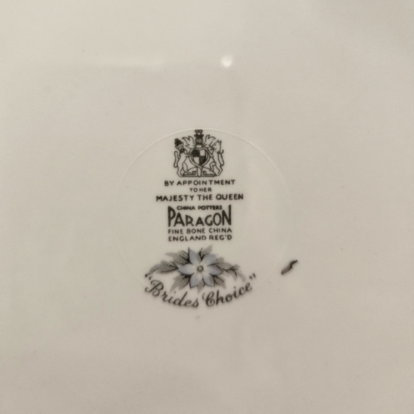 "Bride's Choice" Dinnner Plate by Paragon. - Picture 4 of 5